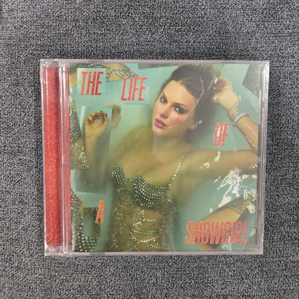 Taylor Swift The Life of a Showgirl CD